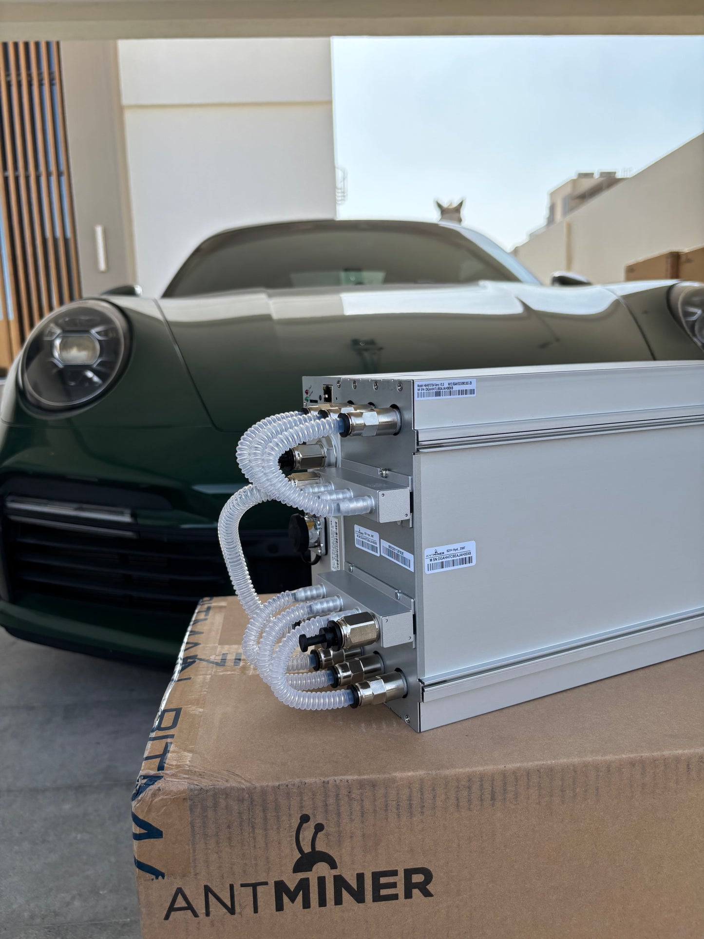 Bitmain Antminer S21+ Hydro 395TH/S 5925W