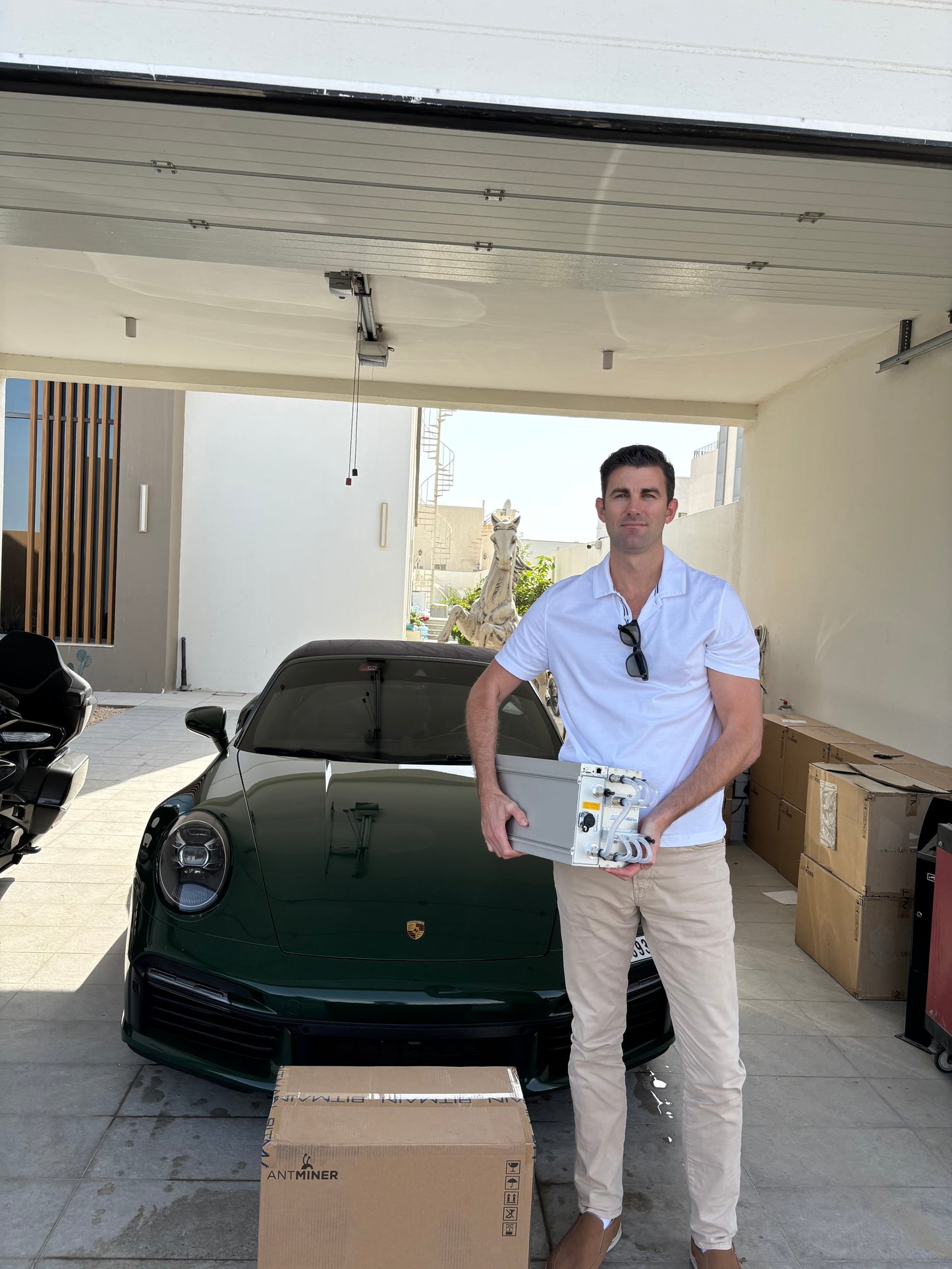 Bitmain Antminer S21+ Hydro 395TH/S 5925W