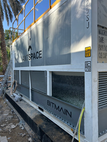 Bitmain Antminer S21 Hydro Bitcoin Miner 234TH