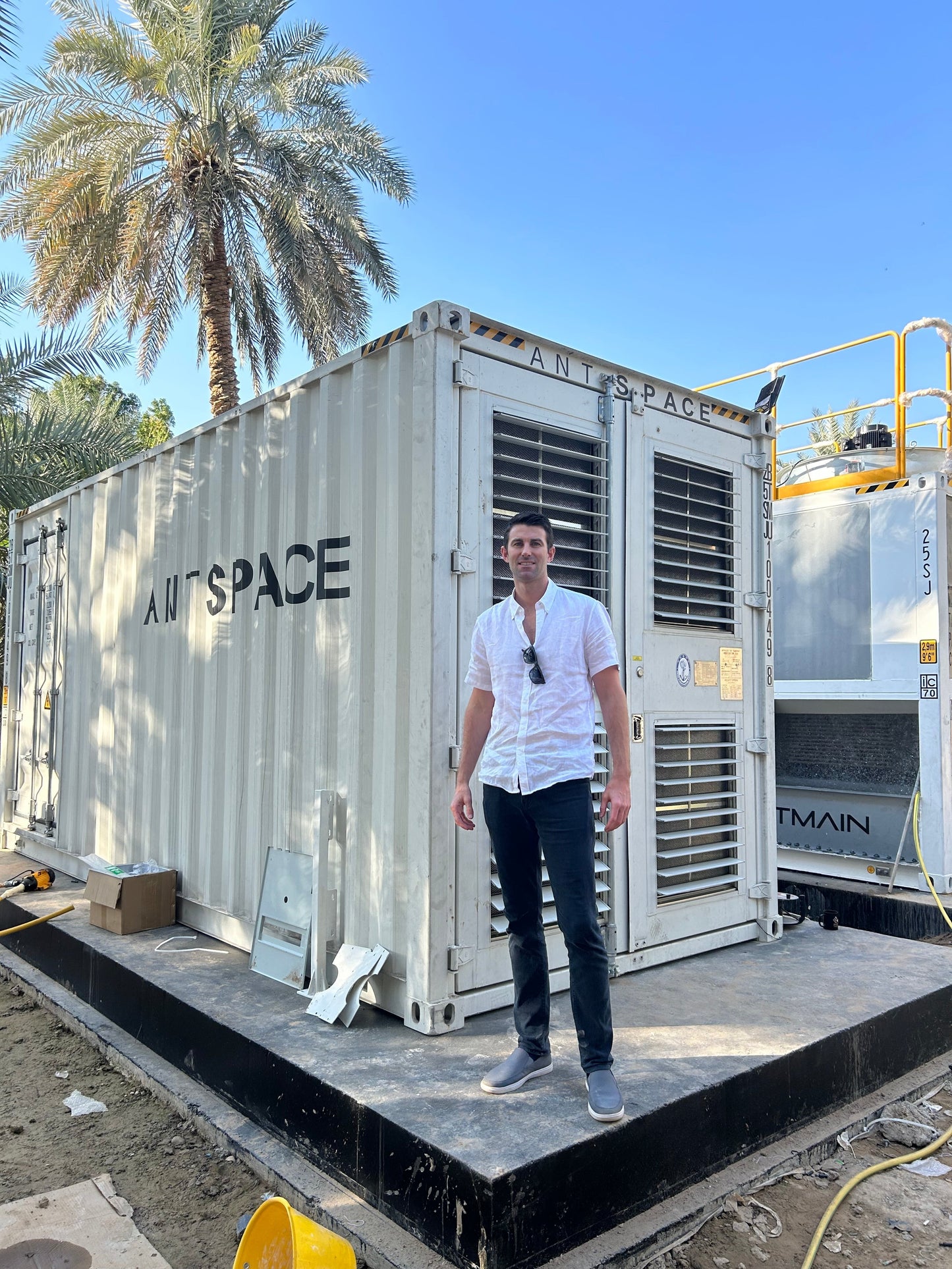 Bitmain Antspace HK3 V6 Hydro Mining Container